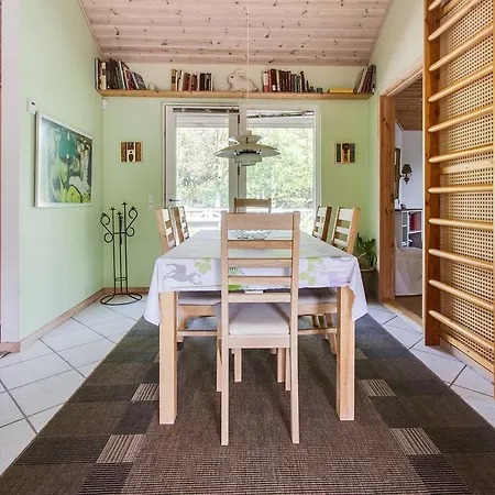 Three-bedroom Holiday In 펜션
