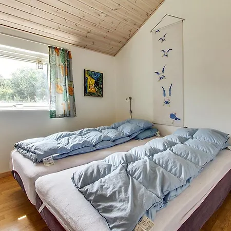 Three-bedroom Holiday In * Hals