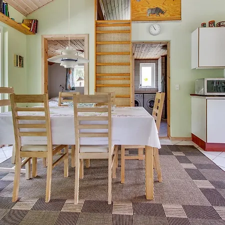 펜션 Three-bedroom Holiday In Hals